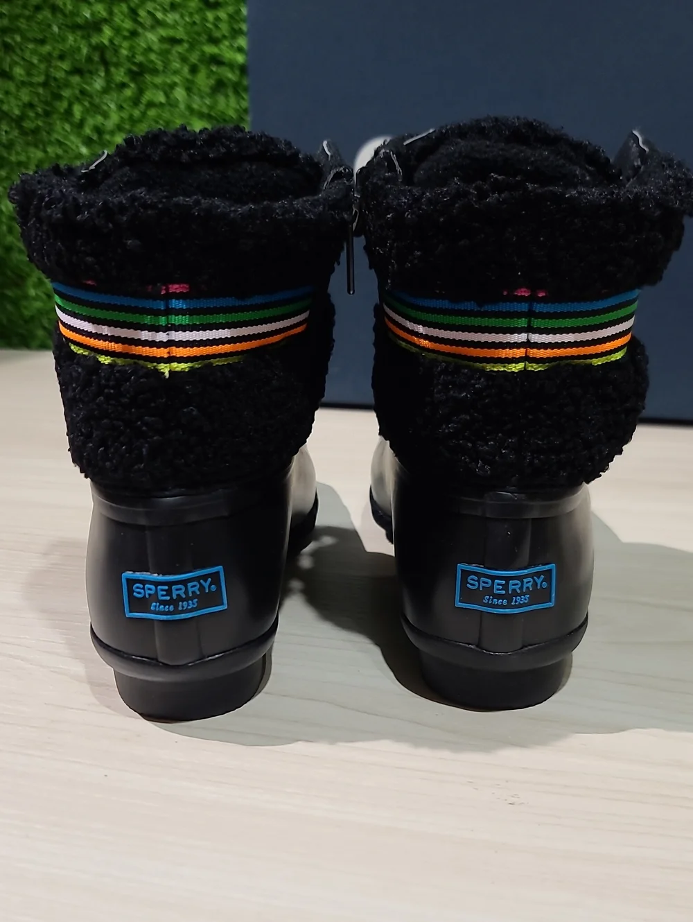 Sperry Women's Saltwater Sherpa Black Boots / US Women's 6.5 NEW
